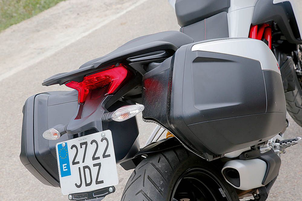 Comparativa: BMW S 1000 XR-Ducati Multistrada S. Imágenes