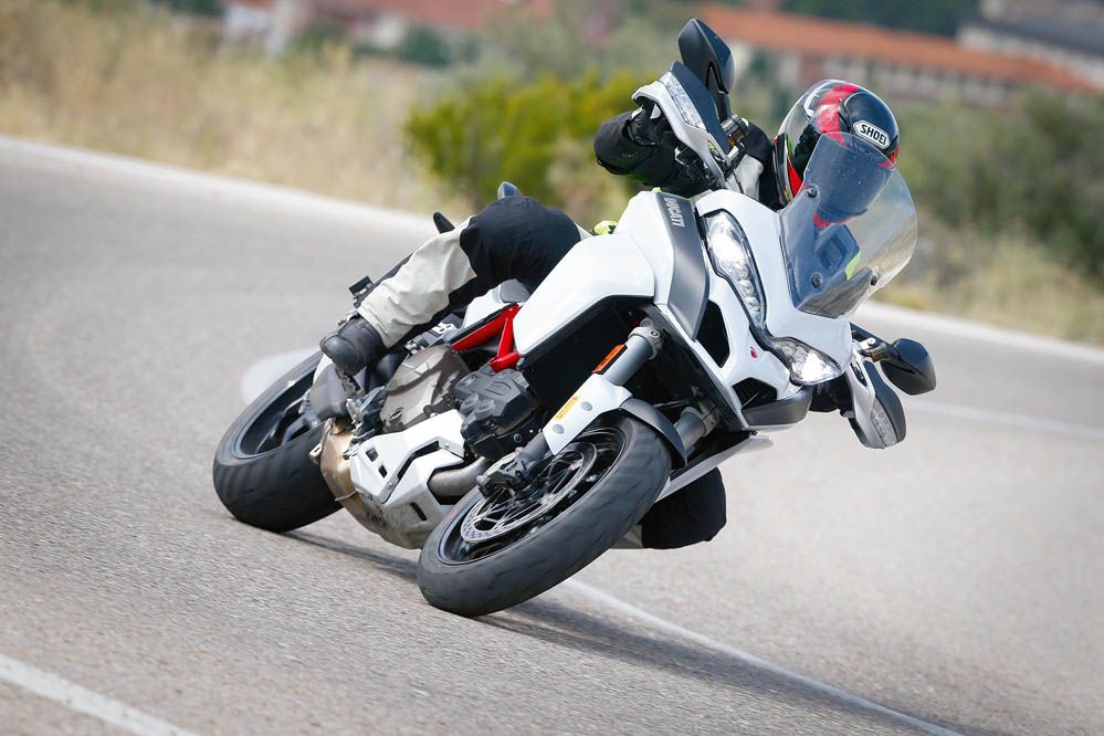 Comparativa: BMW S 1000 XR-Ducati Multistrada S. Imágenes