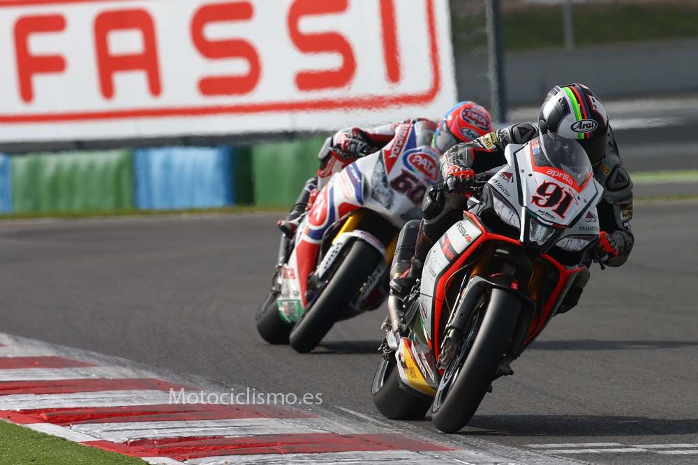 Fotos del Mundial de SBK en Magny-Cours