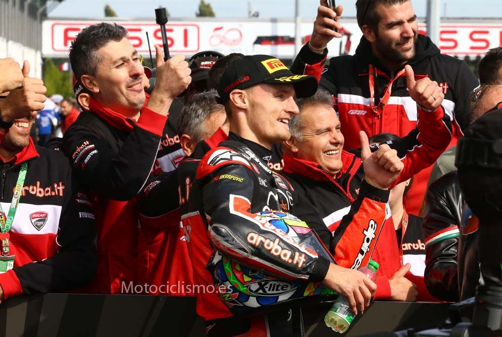 Fotos del Mundial de SBK en Magny-Cours
