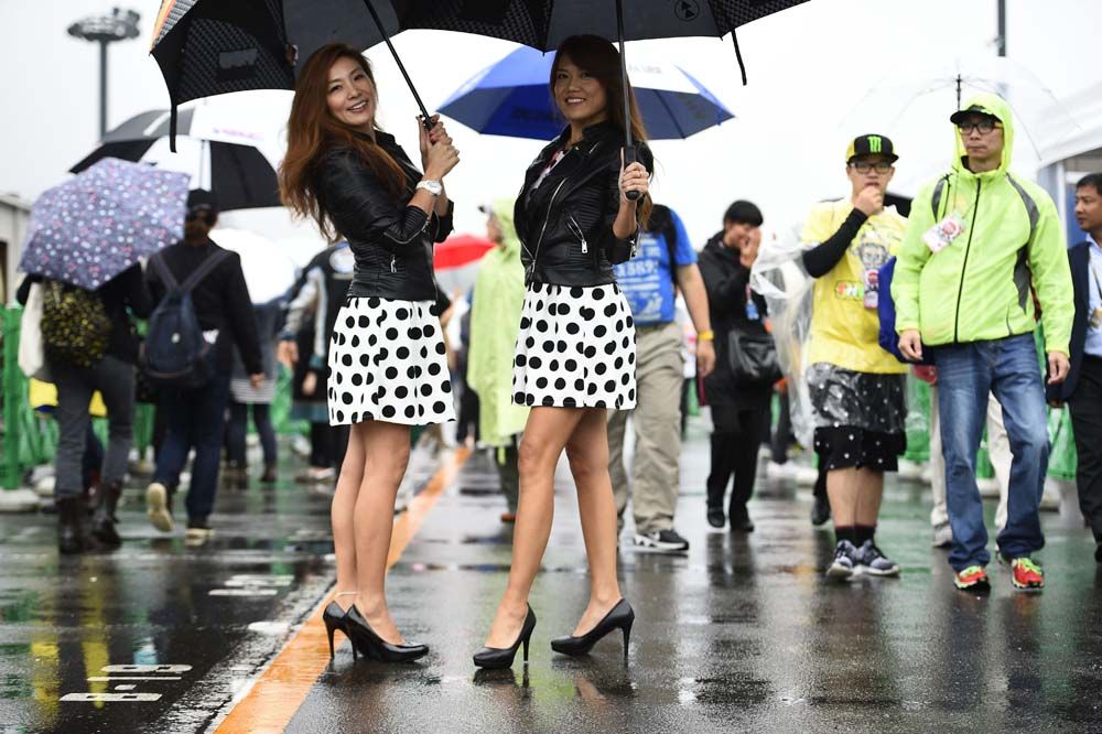 Las chicas del paraguas en Japón