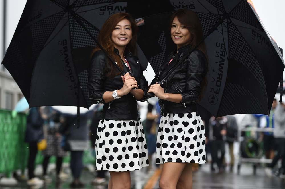 Las chicas del paraguas en Japón