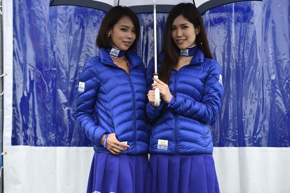 Las chicas del paraguas en Japón
