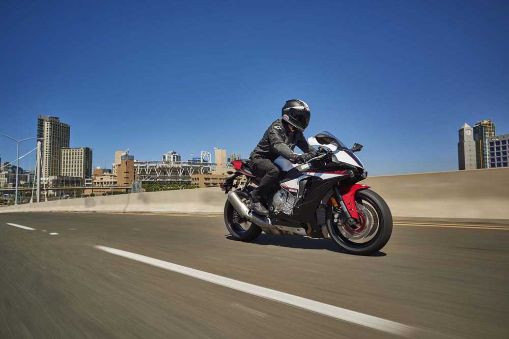 Fotos de la Yamaha YZF-R1S 2016