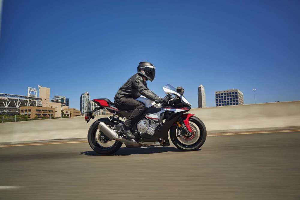 Fotos de la Yamaha YZF-R1S 2016