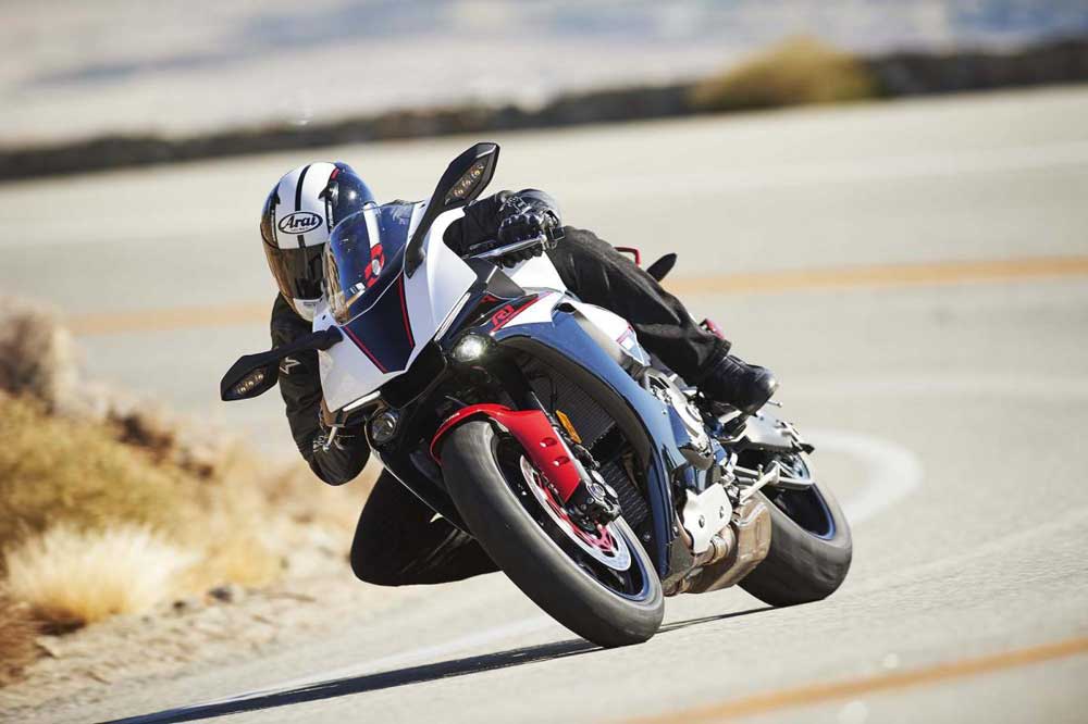 Fotos de la Yamaha YZF-R1S 2016