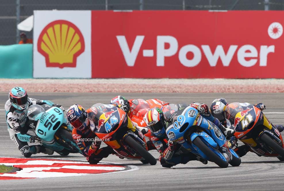 Las mejores imágenes de la carrera de Moto3 en Sepang