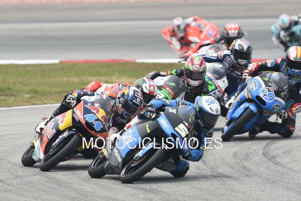 Las mejores imágenes de la carrera de Moto3 en Sepang