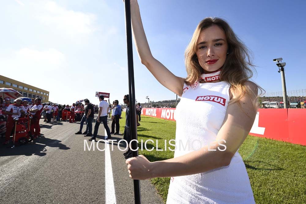 Las chicas del paddock de Valencia