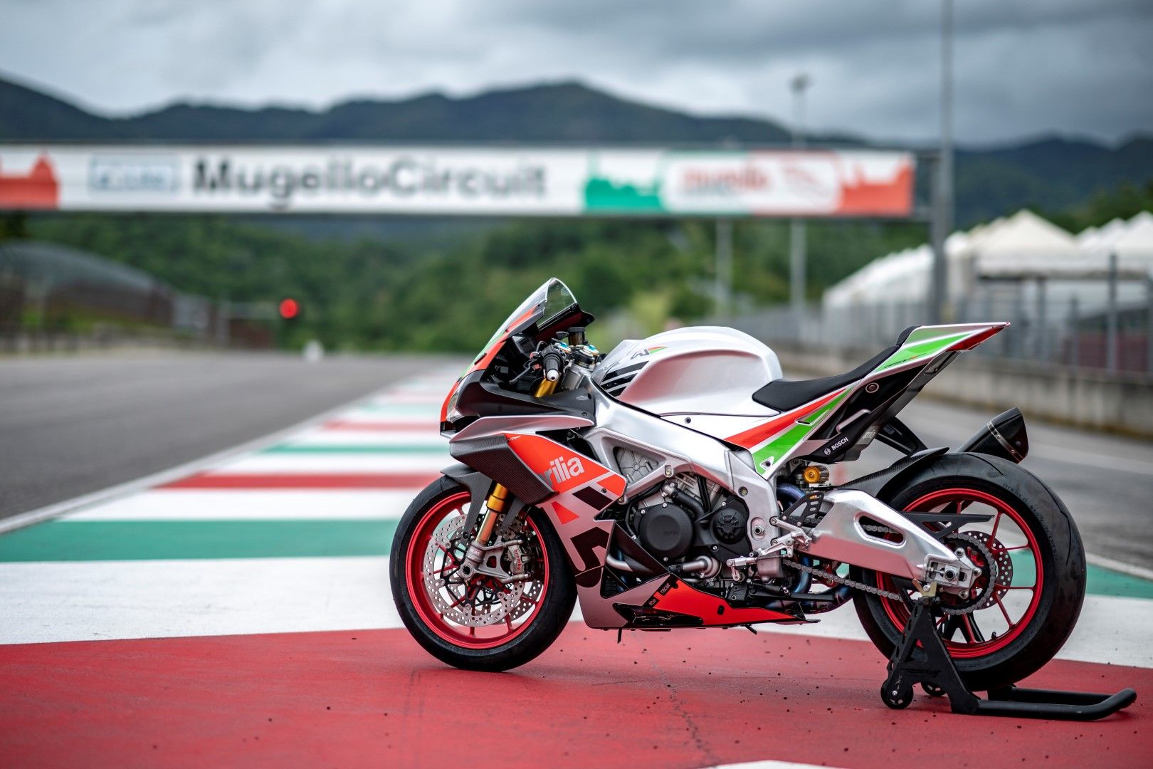 Aprilia RSV4 RF Factory Works 2018