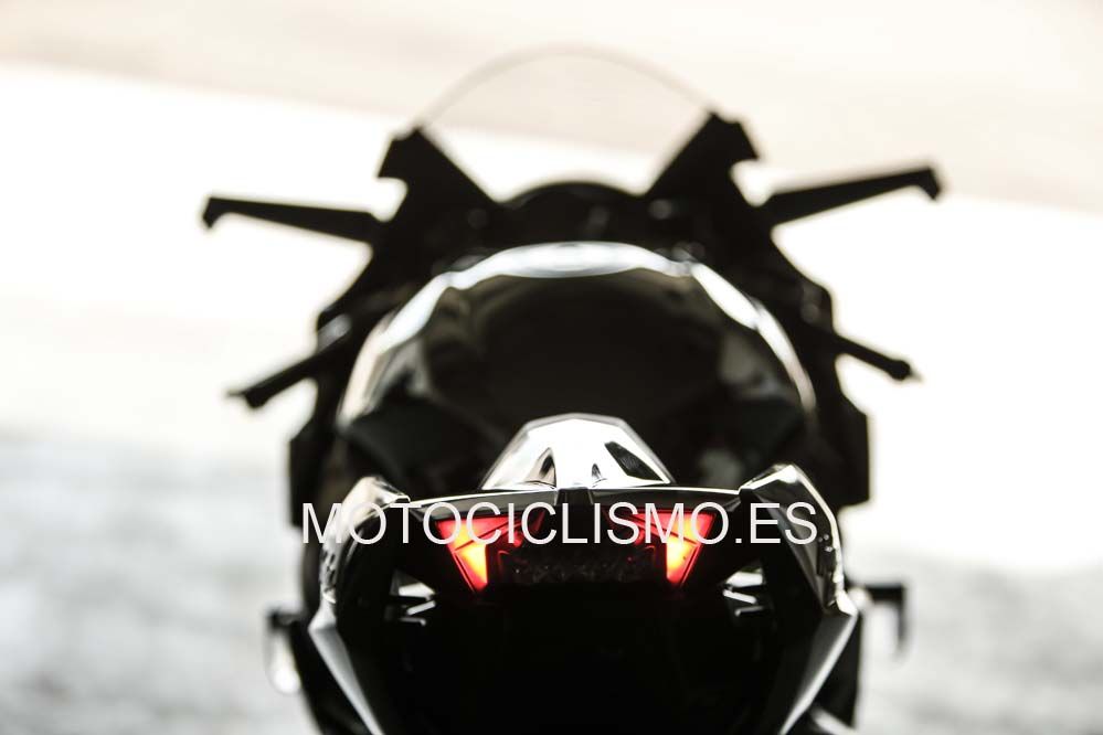 Comparativa Kawasaki H2, H2R y ZX-10R