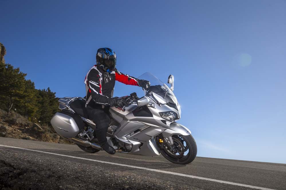 Galería de fotos de la Yamaha FJR 1300 AE
