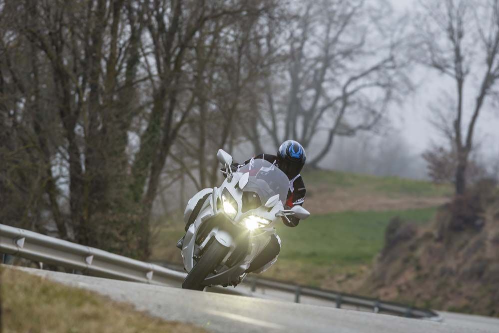 Galería de fotos de la Yamaha FJR 1300 AE