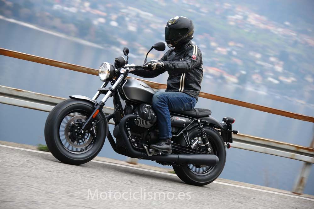 Moto Guzzi V9 Bobber y Roamer: galería de fotos
