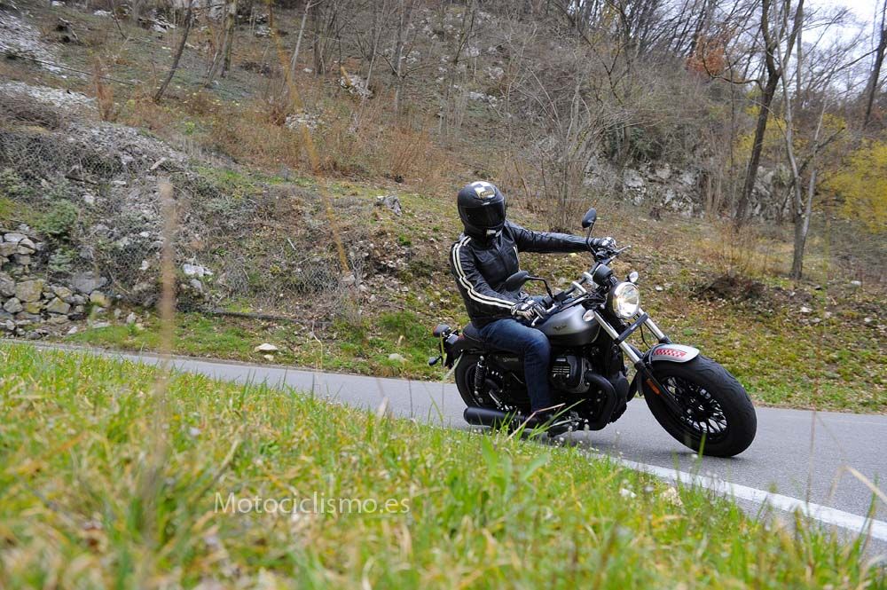 Moto Guzzi V9 Bobber y Roamer: galería de fotos
