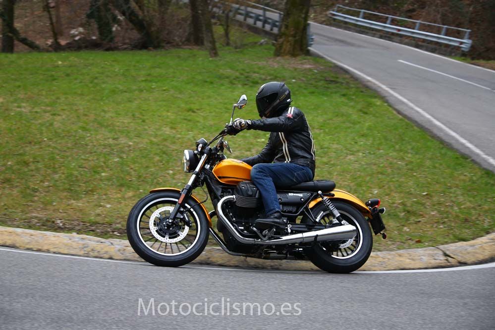 Moto Guzzi V9 Bobber y Roamer: galería de fotos