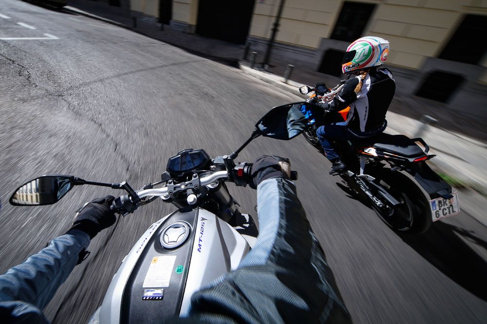 KTM 125 Duke vs Yamaha MT-125
