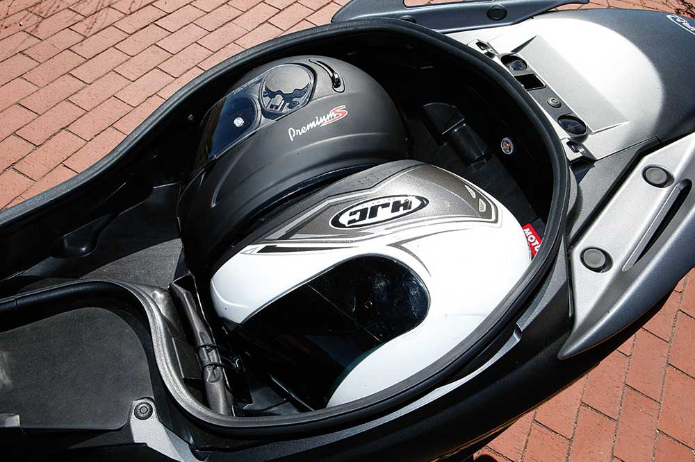 Suzuki Burgman 200: un mes con