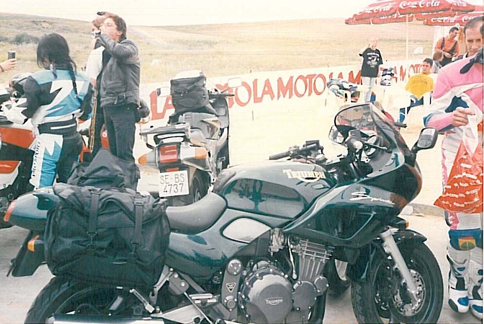 100.000 km con la Triumph Sprint 900