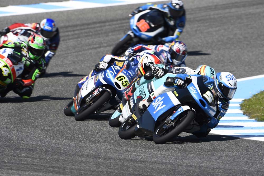 La carrera de Moto3 en Jerez, en fotos