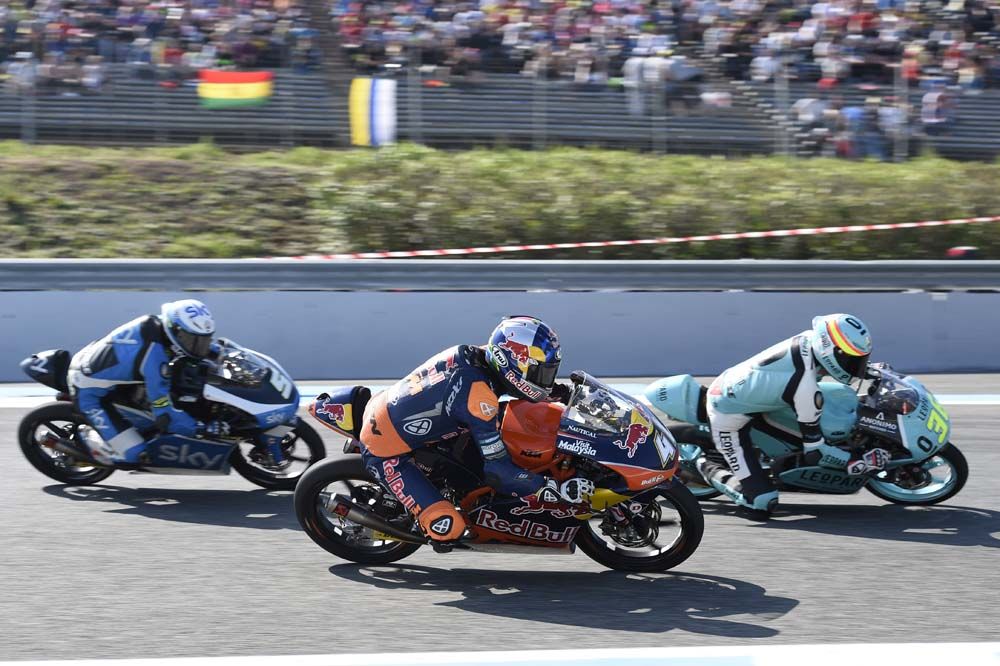 La carrera de Moto3 en Jerez, en fotos