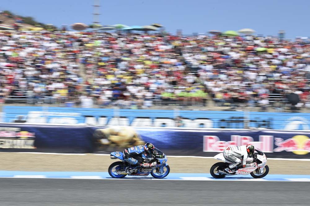 La carrera de Moto3 en Jerez, en fotos