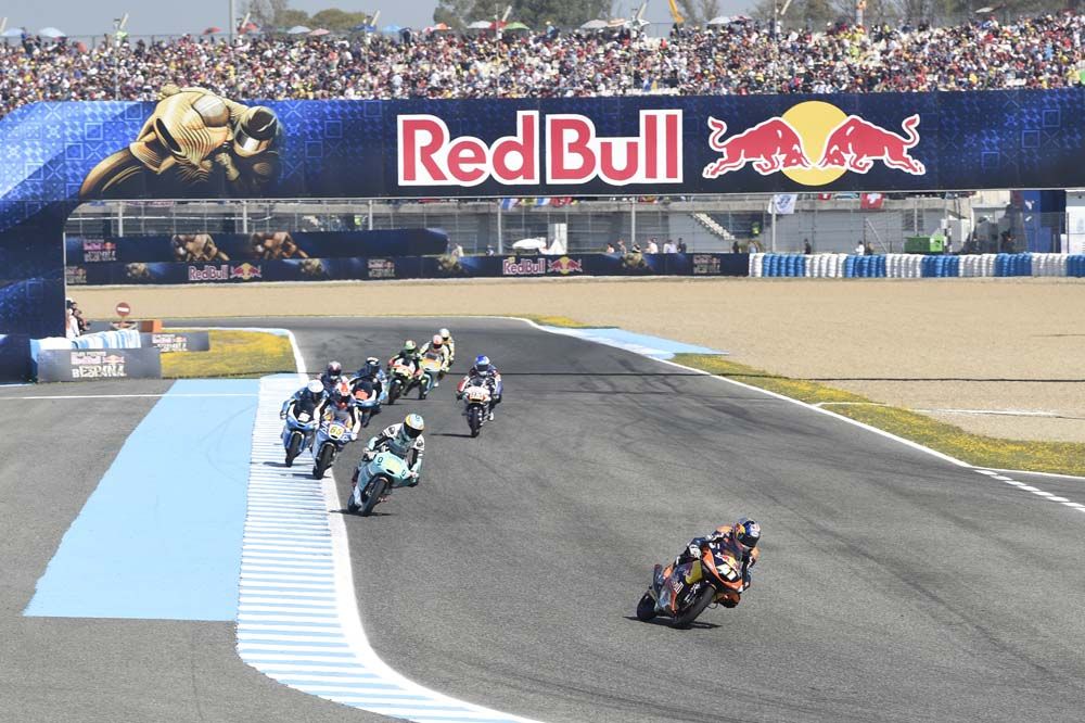 La carrera de Moto3 en Jerez, en fotos