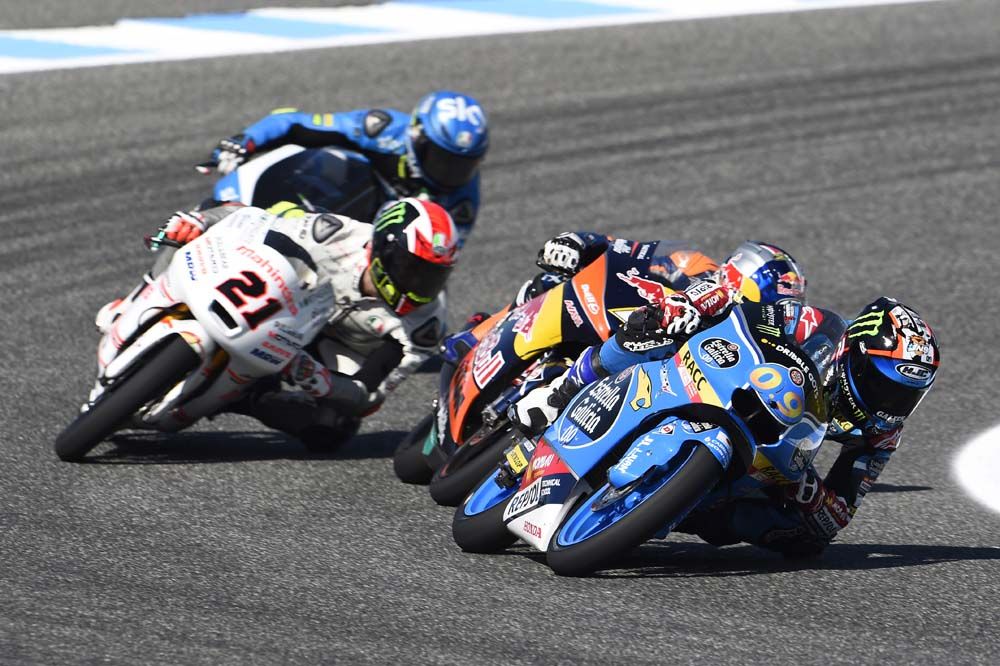 La carrera de Moto3 en Jerez, en fotos