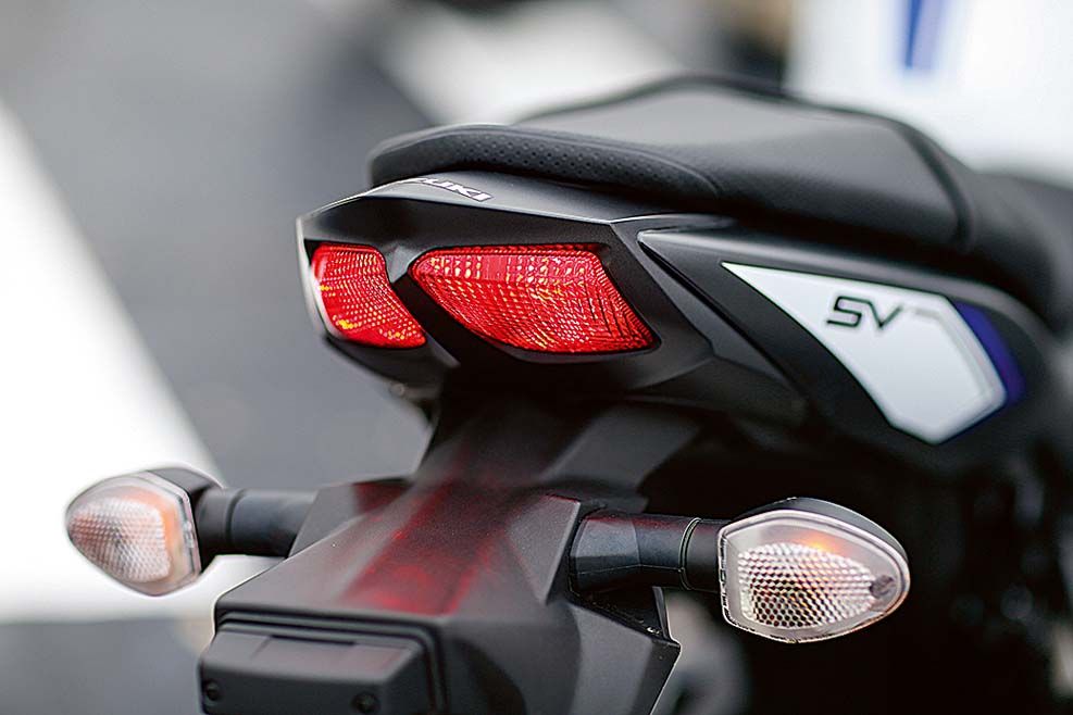 Comparativa KTM 690 Duke, Suzuki SV650 y Yamaha MT-07