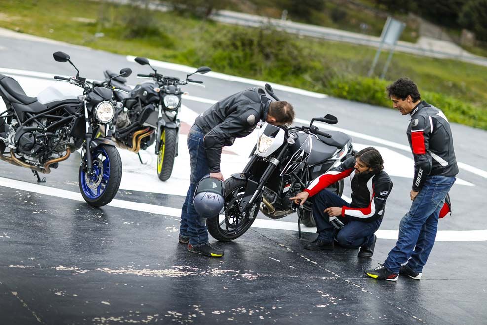Comparativa KTM 690 Duke, Suzuki SV650 y Yamaha MT-07