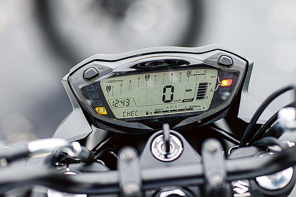 Comparativa KTM 690 Duke, Suzuki SV650 y Yamaha MT-07