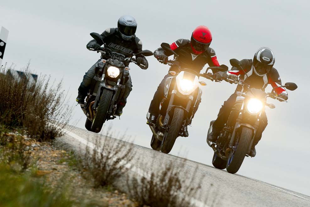 Comparativa KTM 690 Duke, Suzuki SV650 y Yamaha MT-07