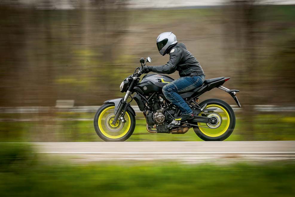 Comparativa KTM 690 Duke, Suzuki SV650 y Yamaha MT-07