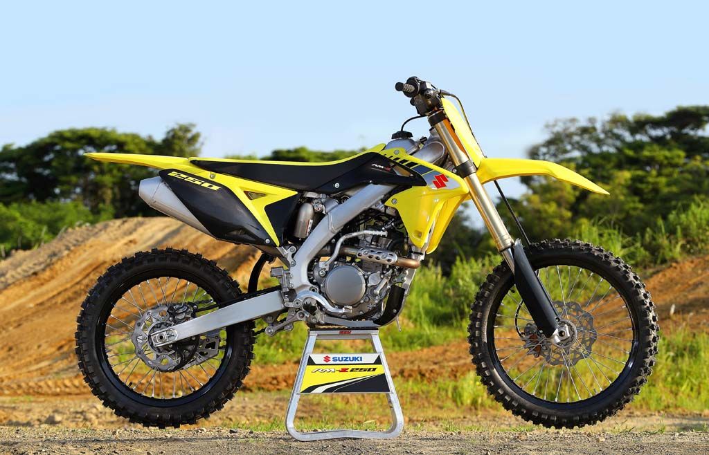Suzuki anuncia la gama RM-Z 2017