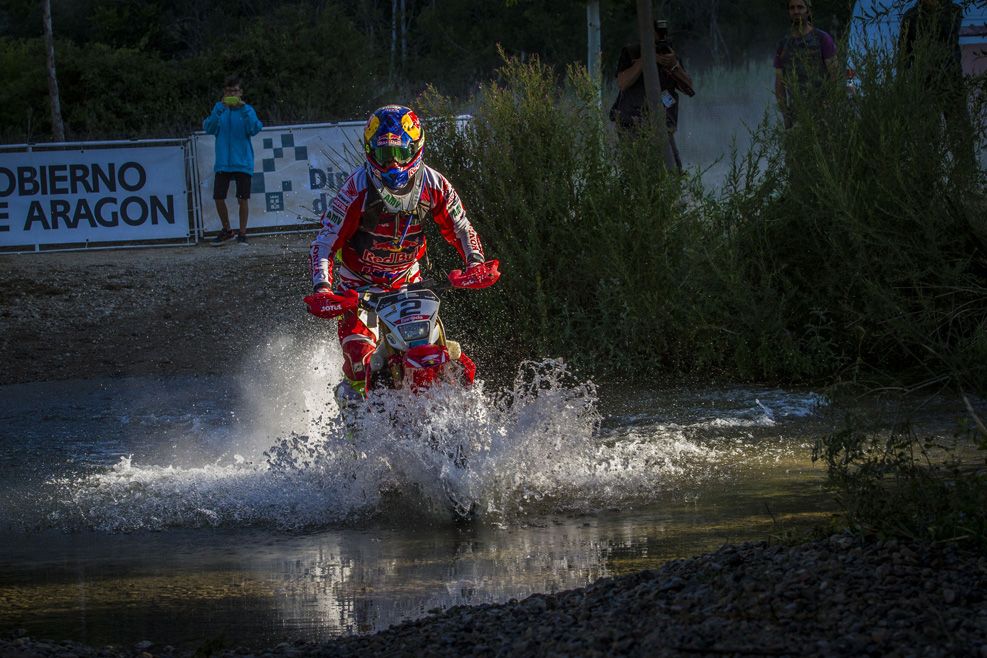 Joan Barreda vence en la Baja Aragón 2016