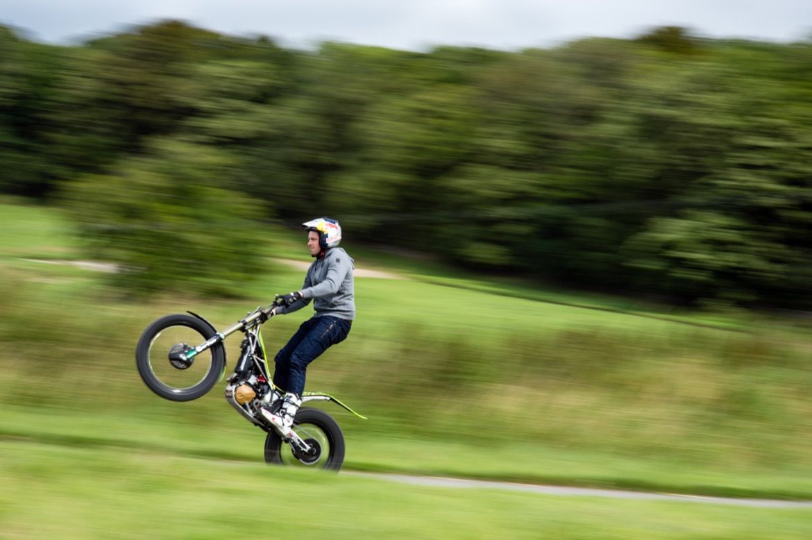 Dougie Lampkin preparando la vuelta a la Isla de Man