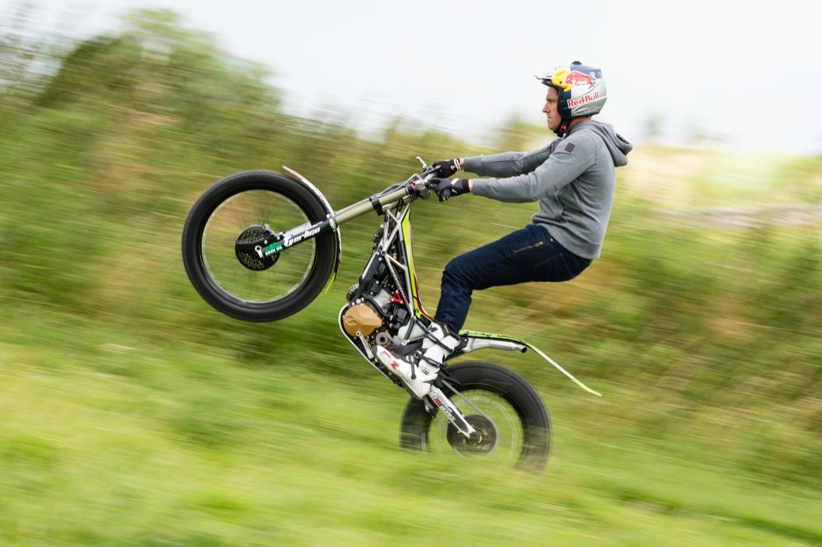 Dougie Lampkin preparando la vuelta a la Isla de Man