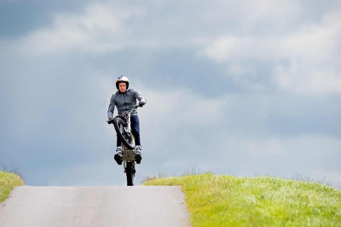 Dougie Lampkin preparando la vuelta a la Isla de Man