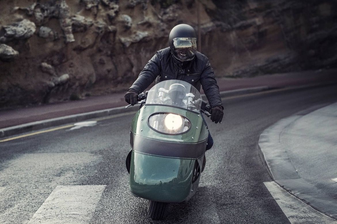Vanguard V8, en honor a la Guzzi "Otto"