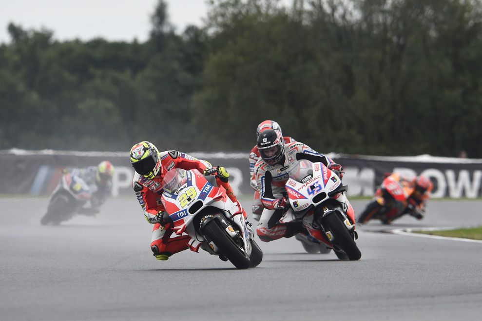 Las fotos de la primera victoria de Cal Crutchlow en MotoGP