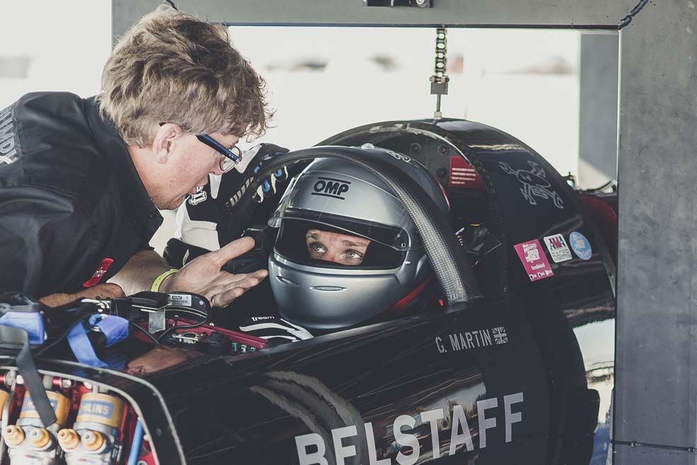 Guy Martin y la Triumph Infor Rocket en Bonneville