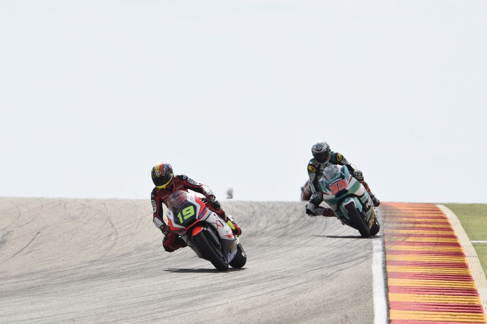 Las imágenes de la carrera de Moto2 en Aragón