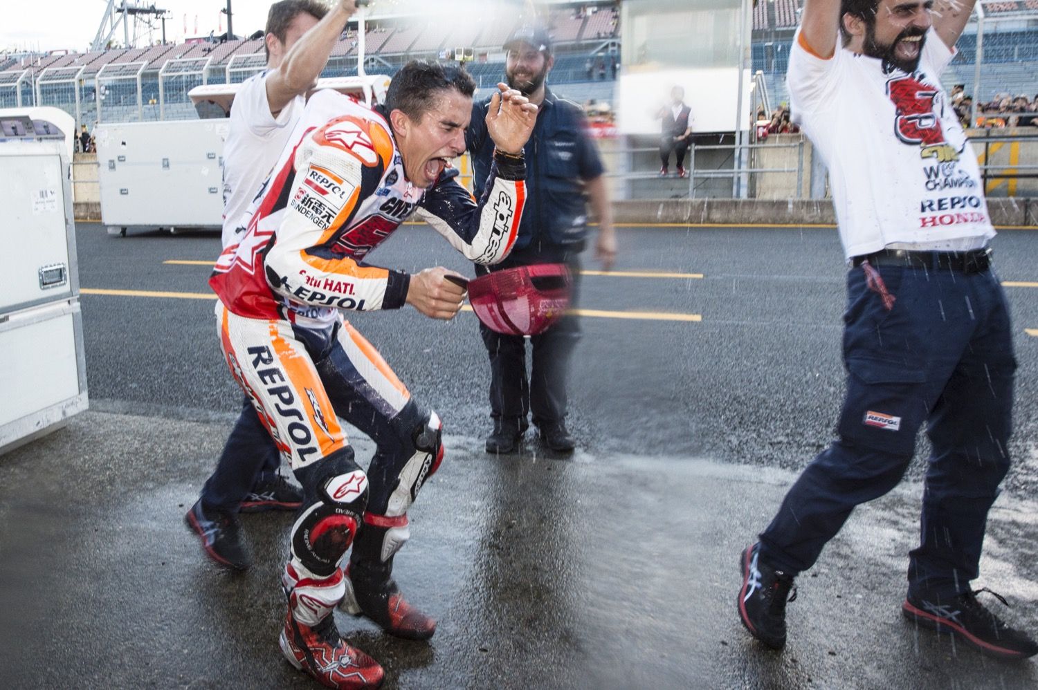 Así celebró Marc Márquez el título en Motegi