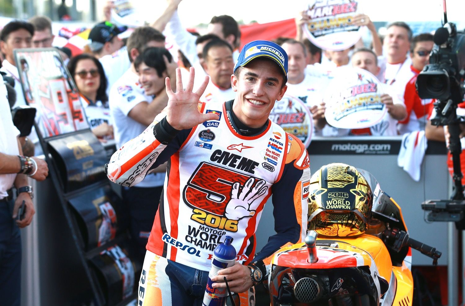 Así celebró Marc Márquez el título en Motegi