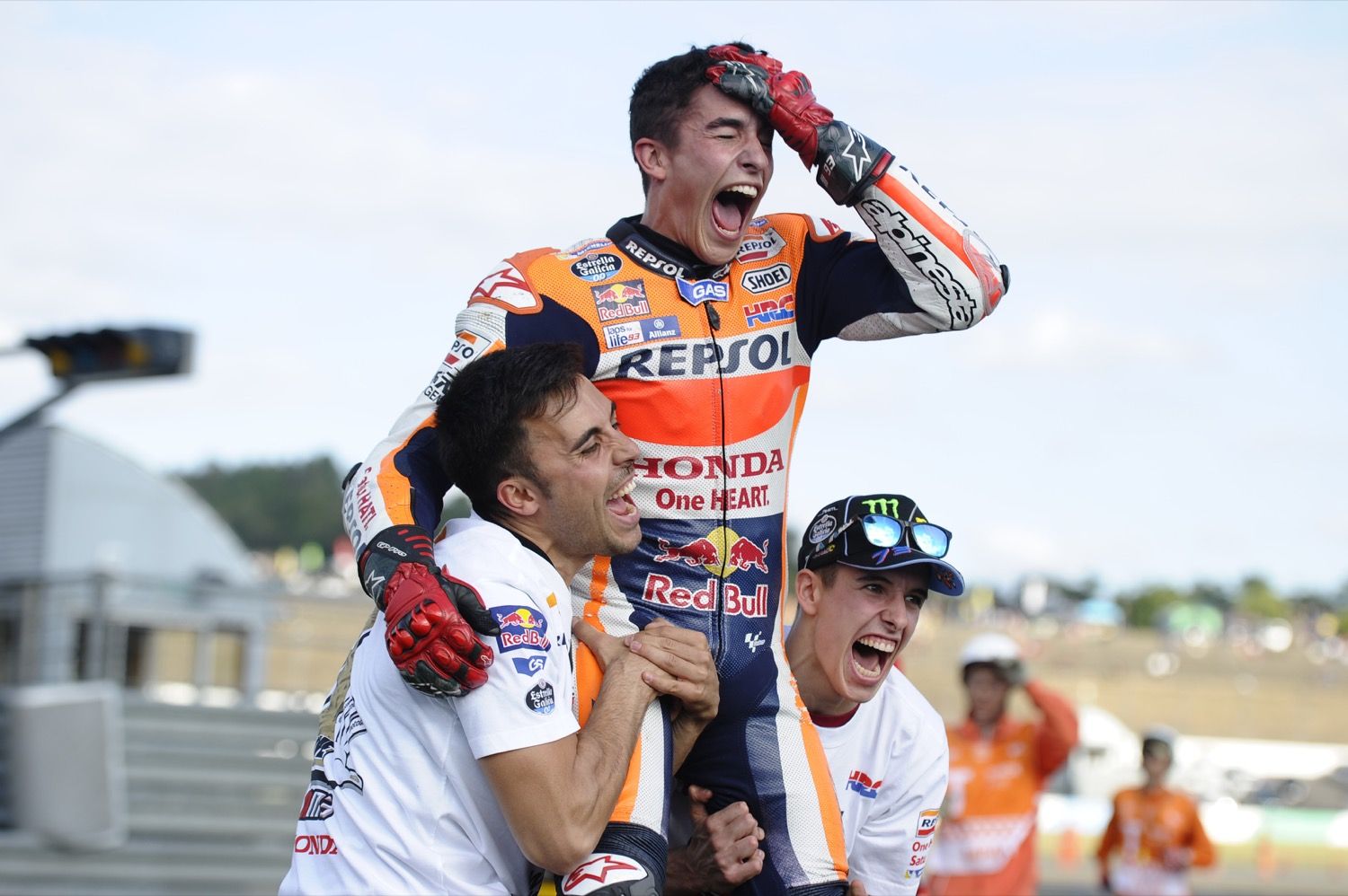 Así celebró Marc Márquez el título en Motegi