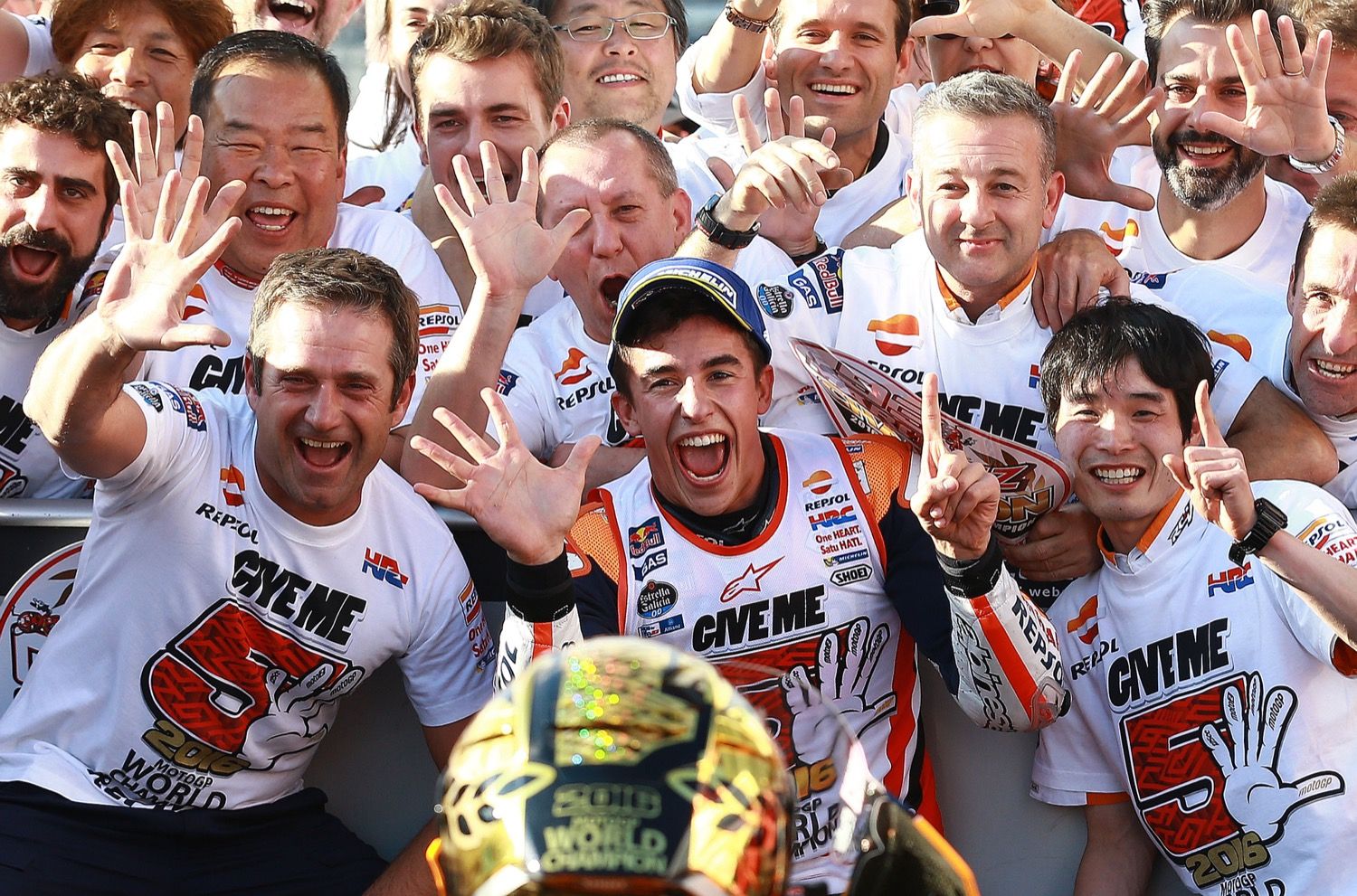 Así celebró Marc Márquez el título en Motegi