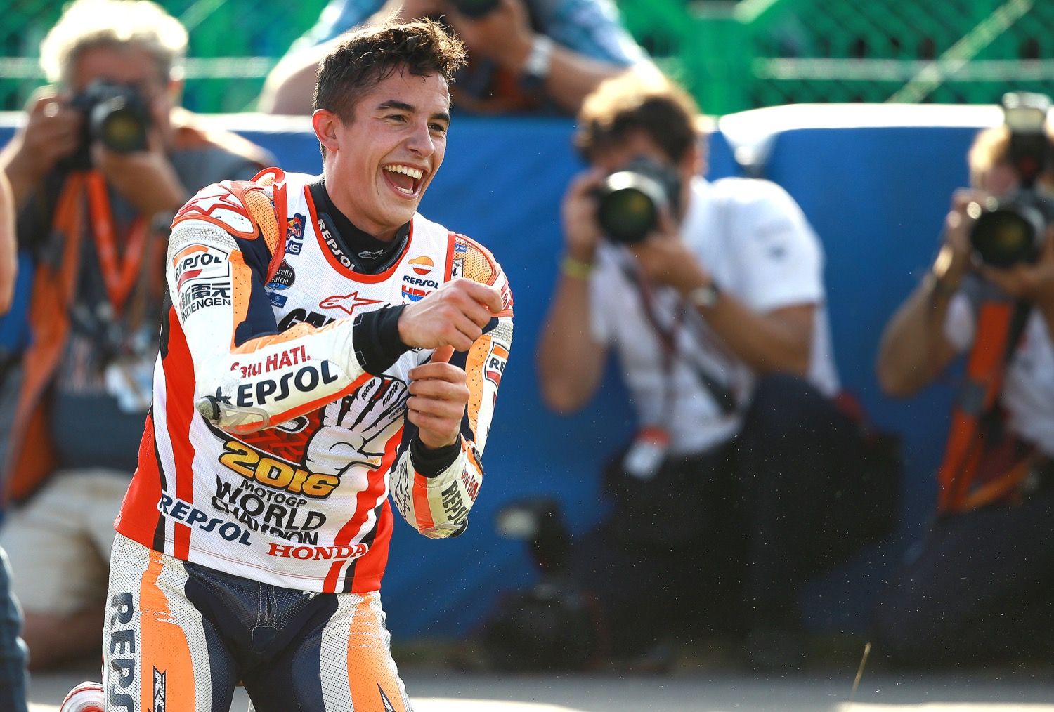 Así celebró Marc Márquez el título en Motegi