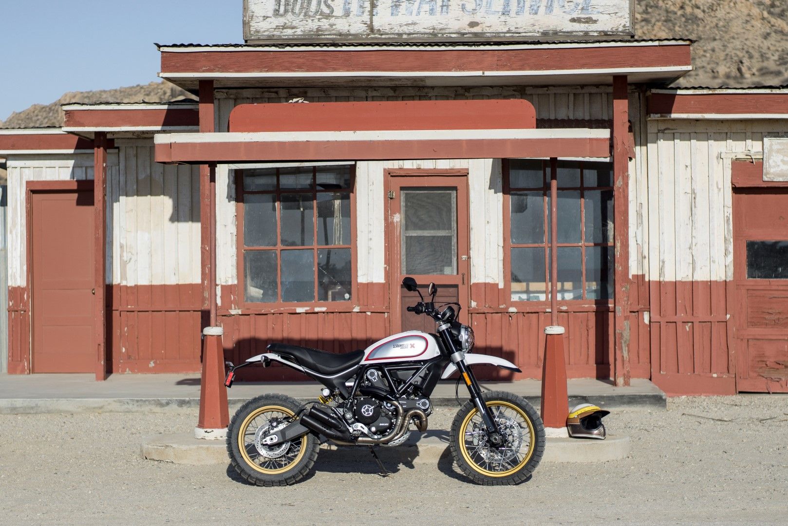 Ducati Scrambler Desert Sled 2017 fotos