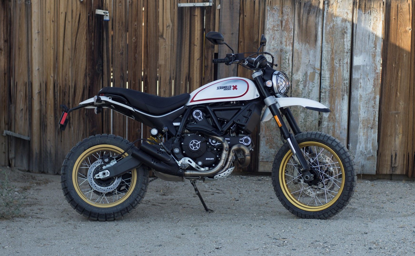 Ducati Scrambler Desert Sled 2017 fotos