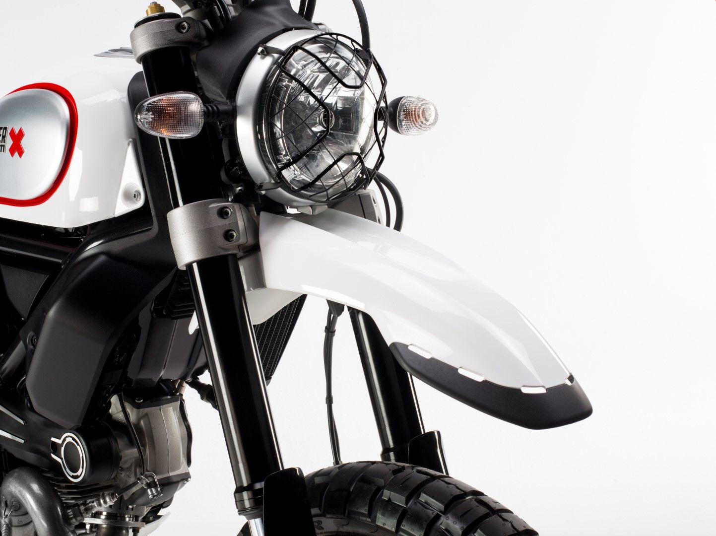 Ducati Scrambler Desert Sled 2017 fotos